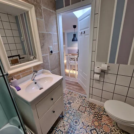 Nestinghigh * クラクフ